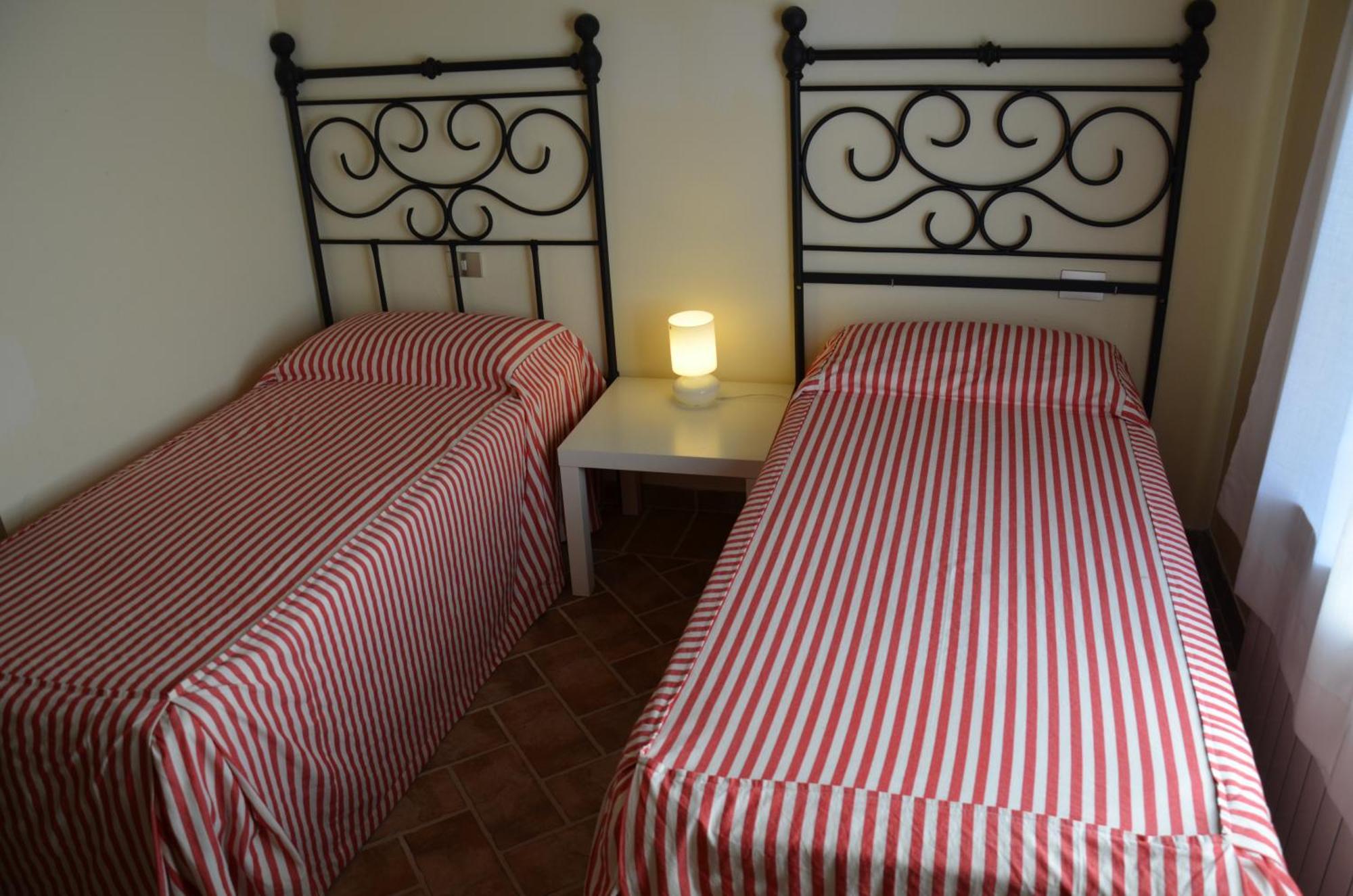 Agriturismo Sant'Alfredo Monteroni dʼArbia Rom bilde